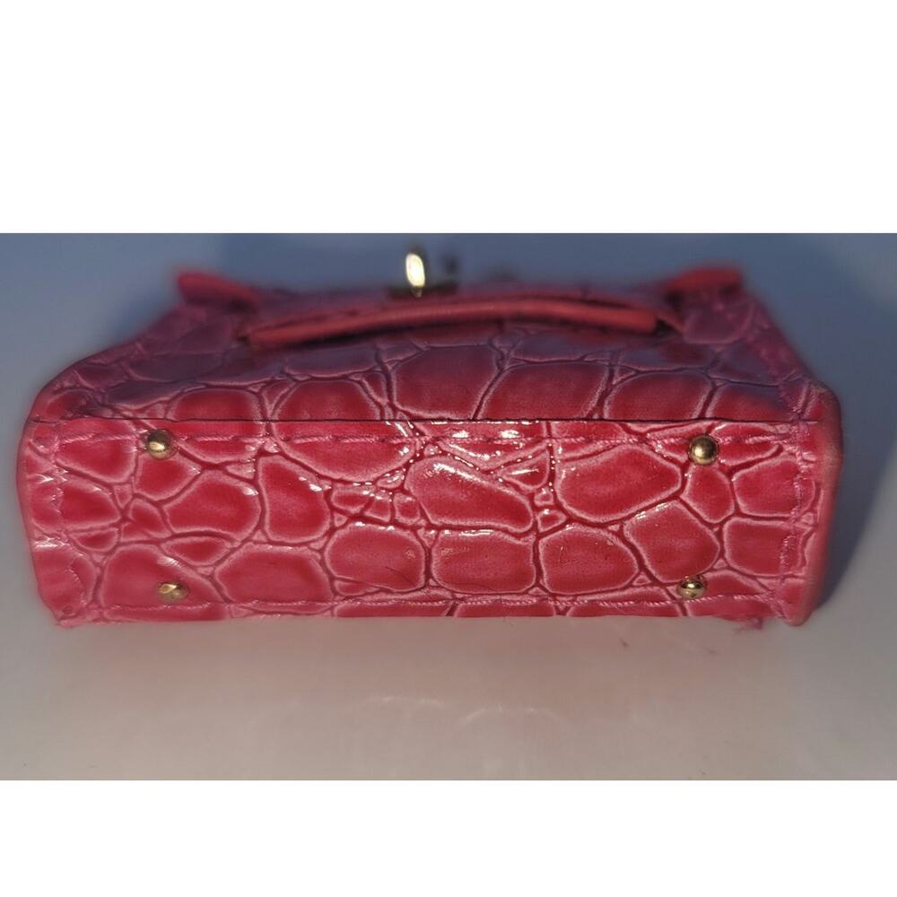 Alligator-textured Zuru Mini Brands Fashion Series 2 Mini Handbag Gold Charms - Picture 5 of 7